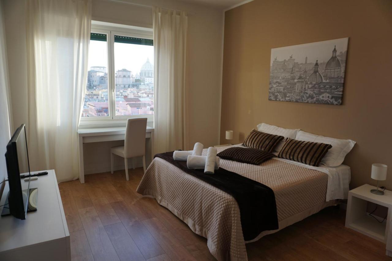 Panoramic View Of St. Peter Appartement Rome Buitenkant foto